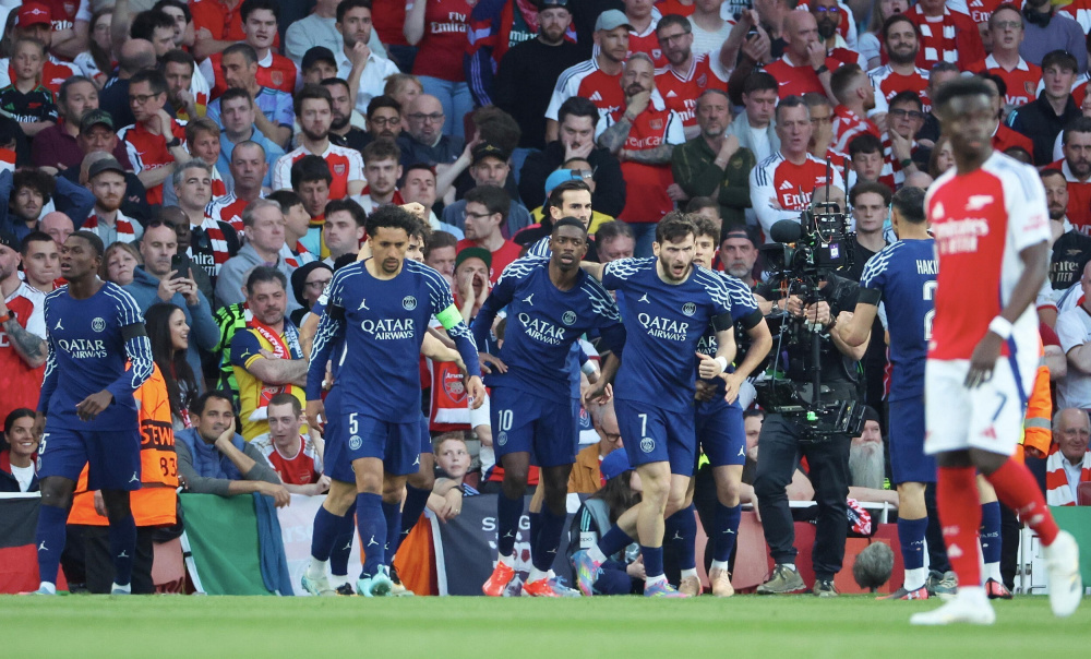 海港0-0柔佛新山，陈威12次扑救，加布里埃尔、冯劲失良机（海港与柔佛新山互交白卷：陈威12次扑救，加布里埃尔、冯劲失良机）