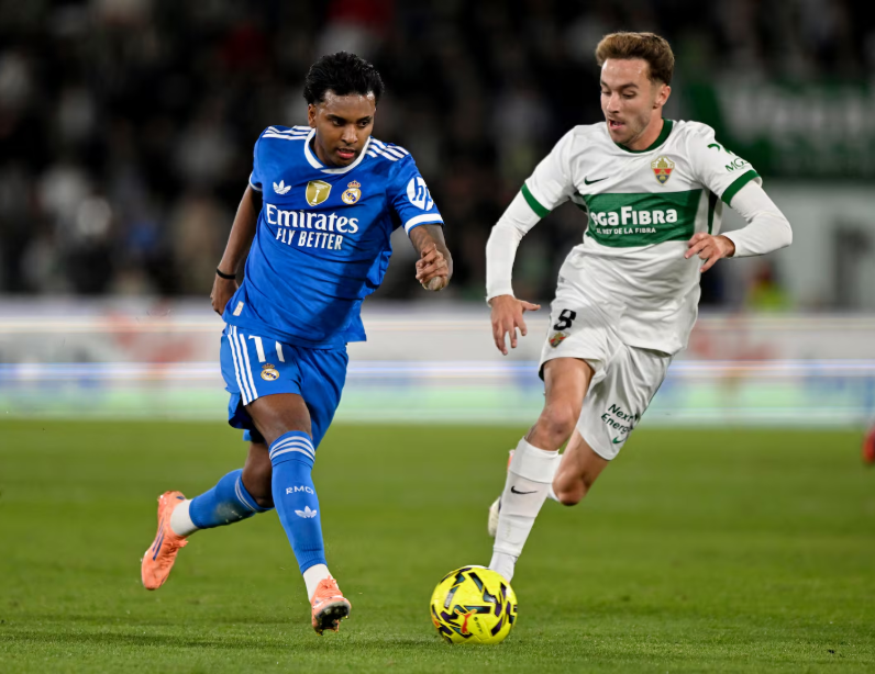 阿坎吉：我认为那根本不是点球，但我们不能给裁判判点的机会（阿坎吉：那球并非点球，但我们不能让裁判有判点机会）