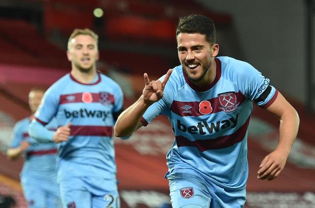 血性！韩国队球员挑衅拜合拉木，王博豪为队友出头撞倒挑事者（硬刚！韩国队员挑衅拜合拉木，王博豪挺身而出一撞放倒挑衅者）