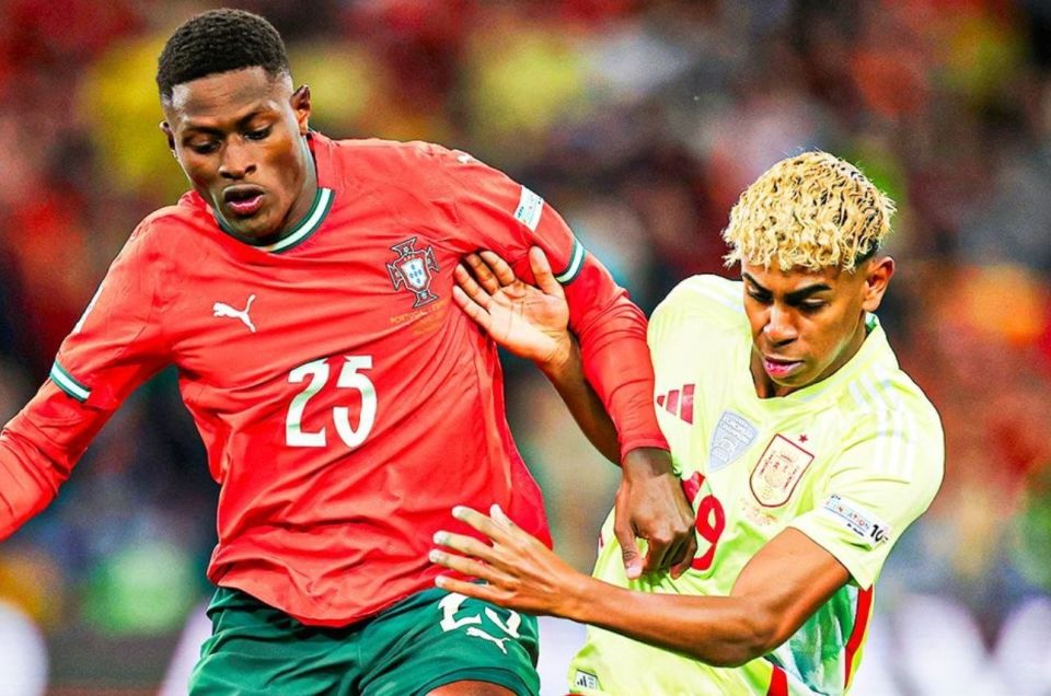 欧冠淘汰赛前瞻：拜仁客战曼城,（欧冠淘汰赛焦点前瞻：拜仁做客挑战曼城）