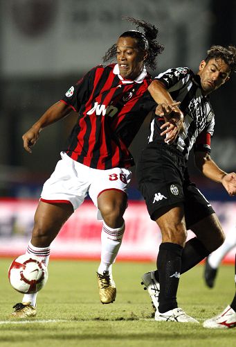 荣膺2025美职联MVP！梅西：我想和队友分享这份荣誉（当选2025美职联MVP，梅西：这份荣誉属于我的队友们）