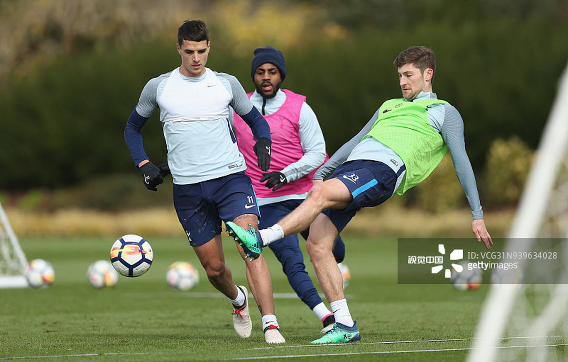 意媒：伊布、费拉拉入选米兰冬奥会火炬传递阵容（意媒：伊布、费拉拉入列米兰冬奥会火炬手名单）