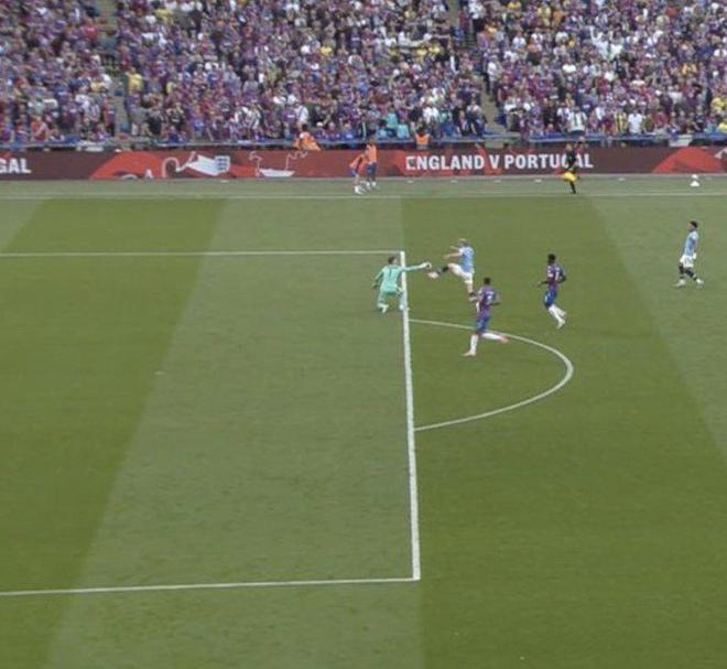 布冯：皮奥是今年意大利足球的亮点，他的特点有点像托尼（布冯称皮奥为今年意大利足坛亮点，风格略似托尼）