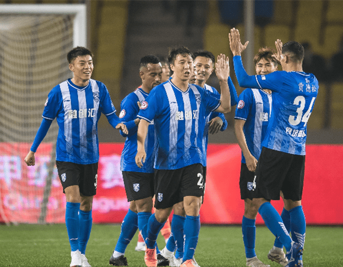 马卡：维尼修斯和皇马续约谈判远未达成，期限与年薪上有分歧（马卡报：皇马与维尼修斯续约受阻，合同期限与年薪尚未谈拢）