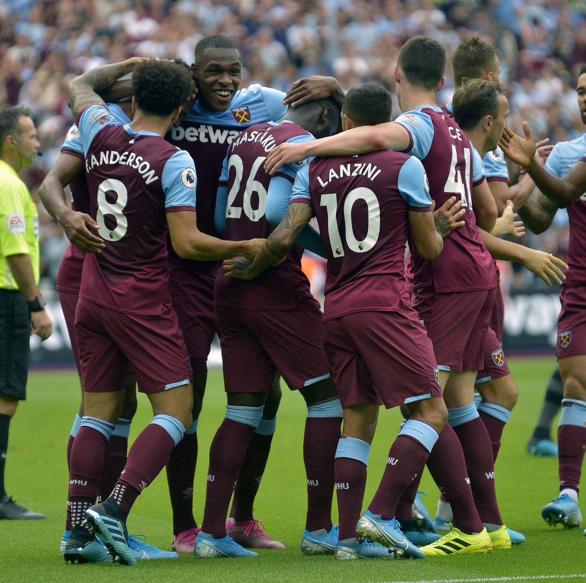 约基奇准三双，穆雷37+7力压福克斯，马刺奇兵7记三分射落掘金（约基奇险收三双，穆雷37+7压过福克斯，马刺奇兵7记三分击倒掘金）