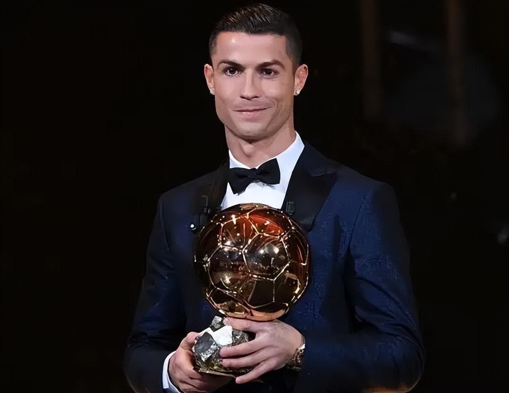 亨利：巴萨防线太差；阿森纳不丢球而拜仁总是进球（亨利：巴萨后防堪忧；阿森纳频频零封，拜仁持续破门）