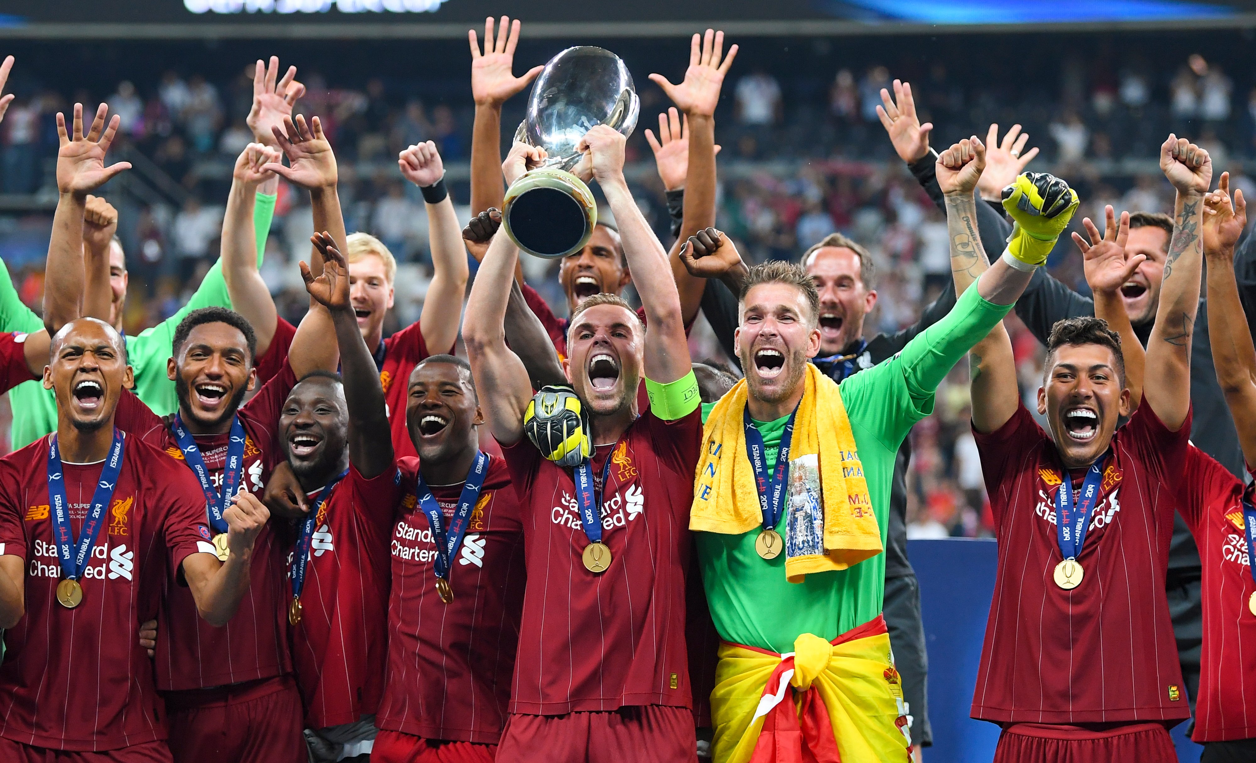 记者：阿根廷全队周四启程前往安哥拉，梅西届时将首发出战（记者称阿根廷全队将于周四启程赴安哥拉，梅西将首发登场）