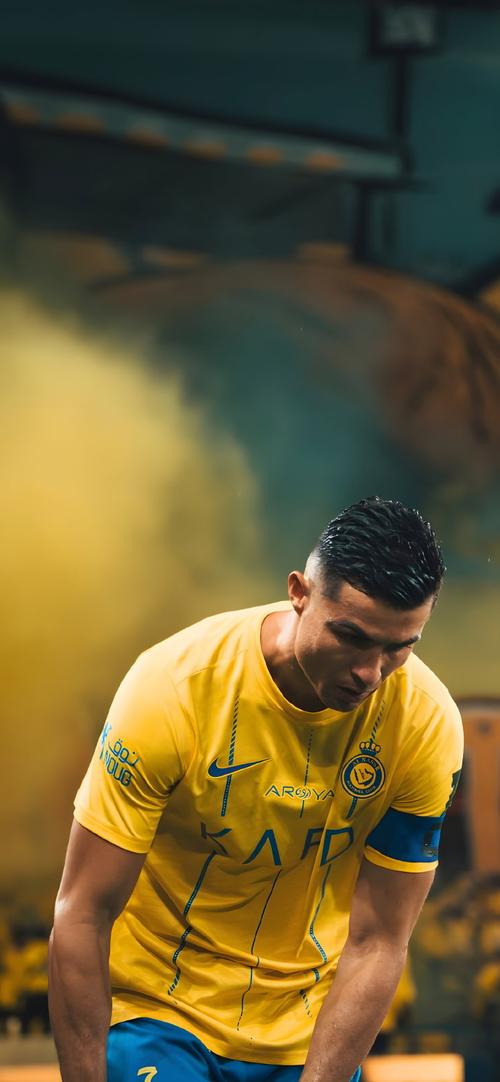 致敬球队传奇，多特官方商城为球迷免费印11号罗伊斯（多特致敬传奇：官方商城为球迷免费印制罗伊斯11号）